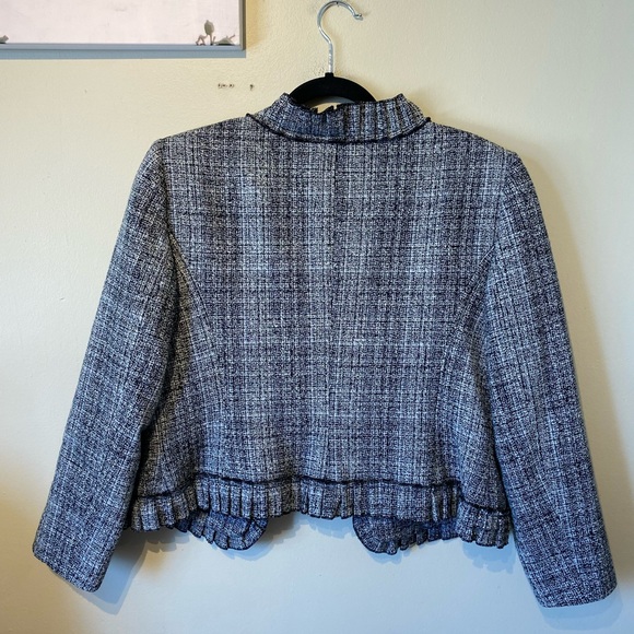 Tahari size 14p gray tweed blazer… - Picture 4 of 5